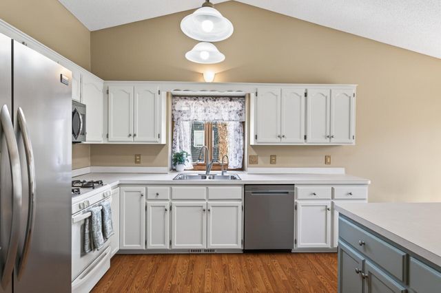 2810 Oak Ridge Drive, Monticello, MN 55362