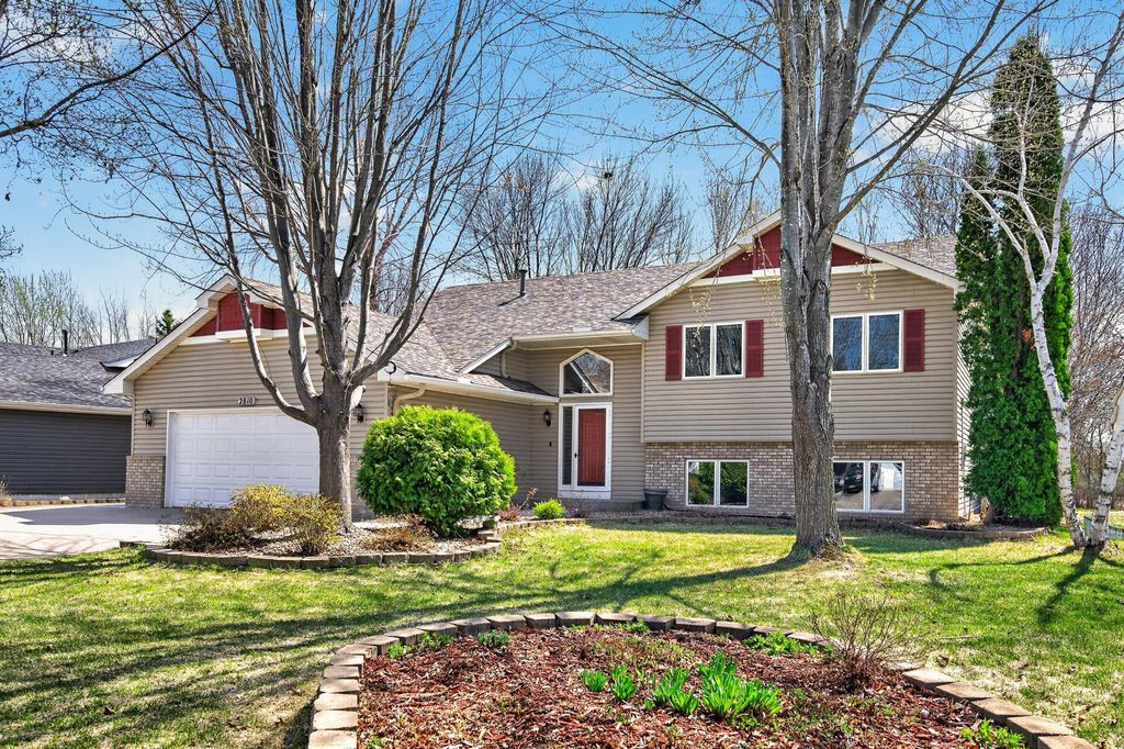 2810 Oak Ridge Drive, Monticello, MN 55362