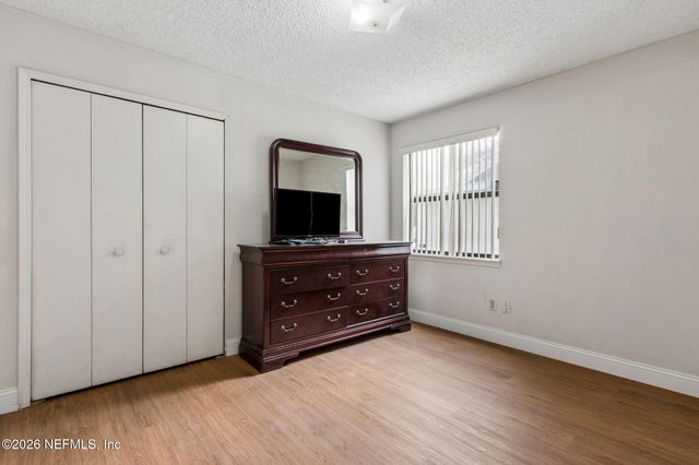 8848 VICTORIA LANDING Drive W, Jacksonville, FL 32208