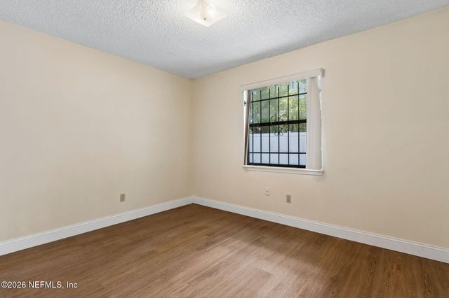 8848 VICTORIA LANDING Drive W, Jacksonville, FL 32208