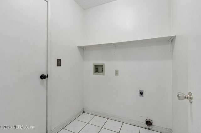 8848 VICTORIA LANDING Drive W, Jacksonville, FL 32208