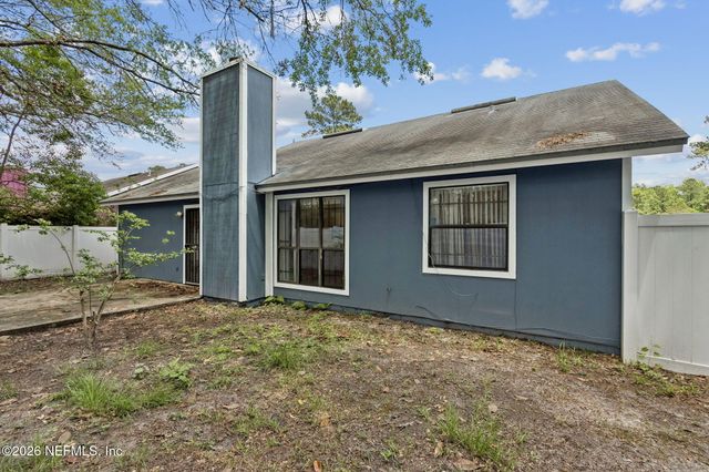8848 VICTORIA LANDING Drive W, Jacksonville, FL 32208