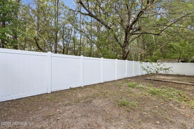 8848 VICTORIA LANDING Drive W, Jacksonville, FL 32208