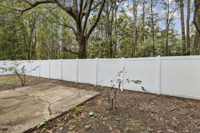 8848 VICTORIA LANDING Drive W, Jacksonville, FL 32208
