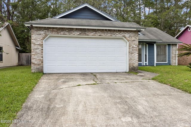 8848 VICTORIA LANDING Drive W, Jacksonville, FL 32208
