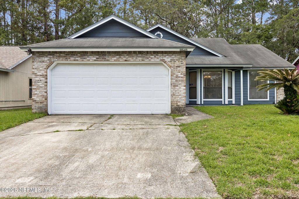 8848 VICTORIA LANDING Drive W, Jacksonville, FL 32208