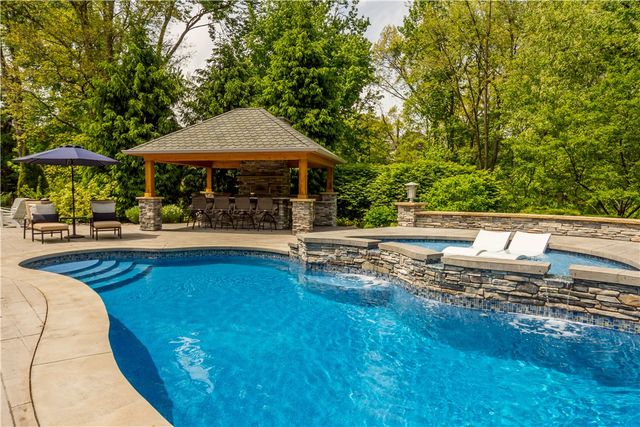 1007 Amy Place, Adams Twp, PA 15044