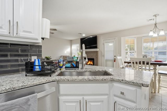 622 W Redwood Street West, Coweta, OK 74429