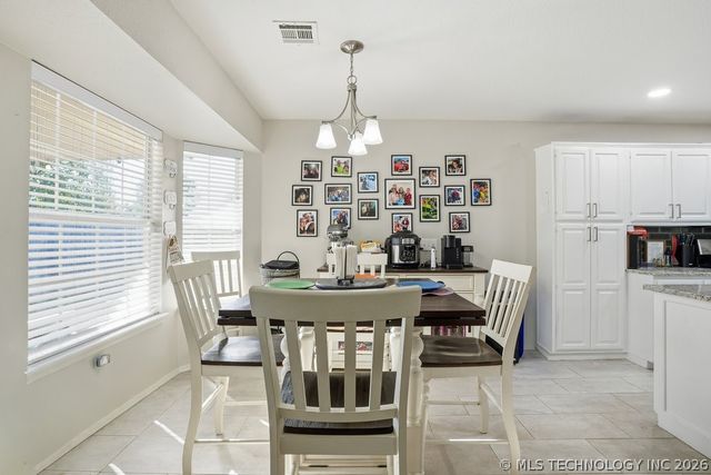 622 W Redwood Street West, Coweta, OK 74429