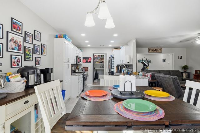 622 W Redwood Street West, Coweta, OK 74429