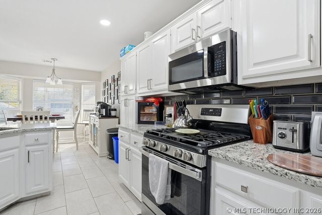 622 W Redwood Street West, Coweta, OK 74429