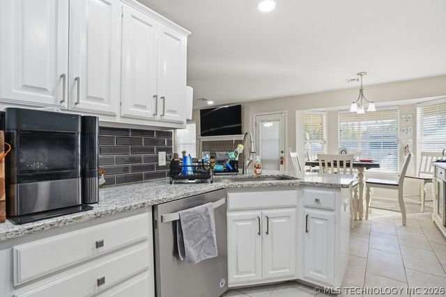 622 W Redwood Street West, Coweta, OK 74429