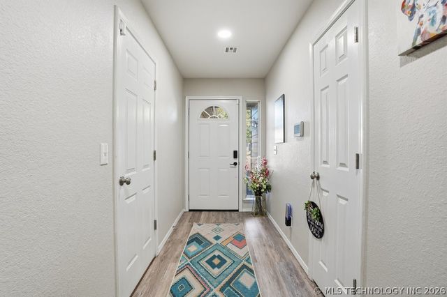 622 W Redwood Street West, Coweta, OK 74429