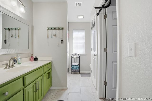 622 W Redwood Street West, Coweta, OK 74429