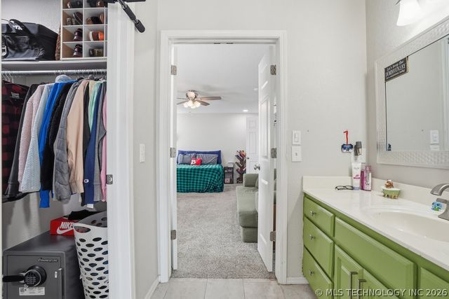 622 W Redwood Street West, Coweta, OK 74429