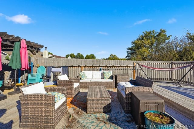 622 W Redwood Street West, Coweta, OK 74429