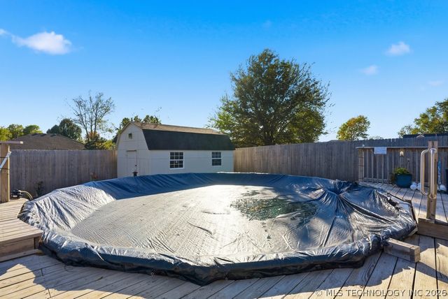 622 W Redwood Street West, Coweta, OK 74429