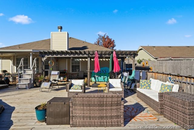 622 W Redwood Street West, Coweta, OK 74429