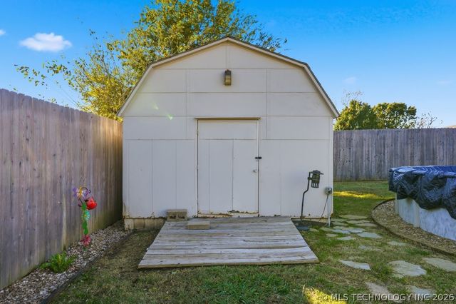 622 W Redwood Street West, Coweta, OK 74429