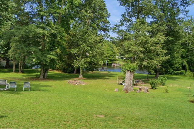 1226 Saint Julien Drive, Eutawville, SC 29048