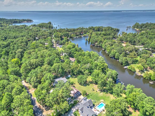 1226 Saint Julien Drive, Eutawville, SC 29048