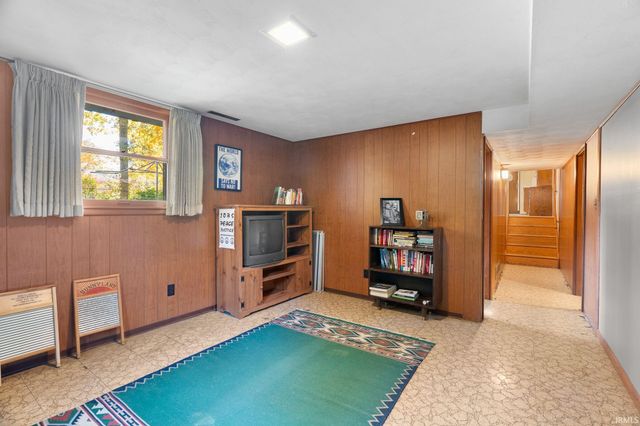 3611 Woodcliff Drive, Lafayette, IN 47905