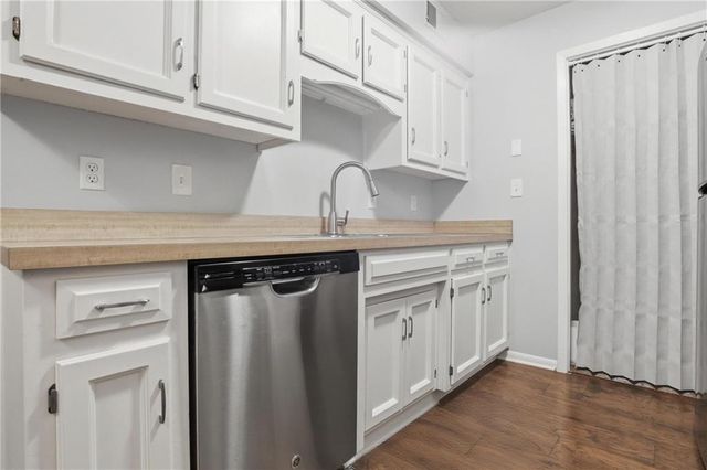 12665 W 110TH Terrace, Overland Park, KS 66210