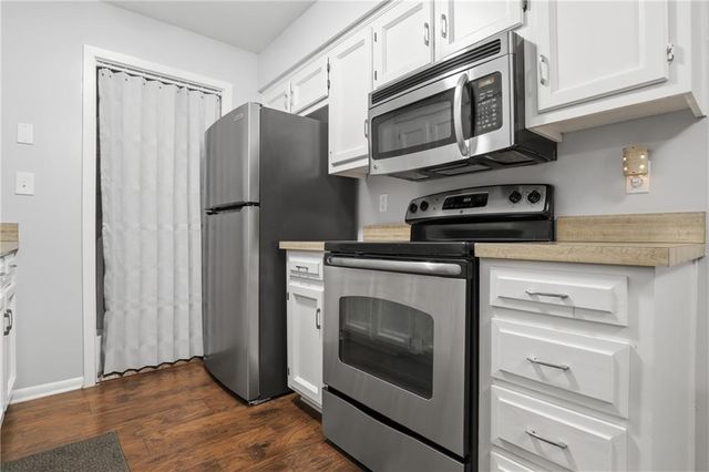 12665 W 110TH Terrace, Overland Park, KS 66210