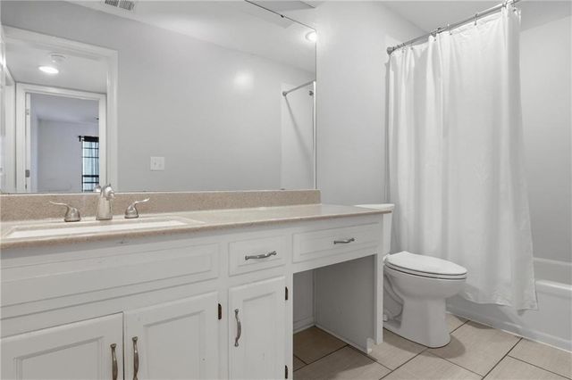 12665 W 110TH Terrace, Overland Park, KS 66210