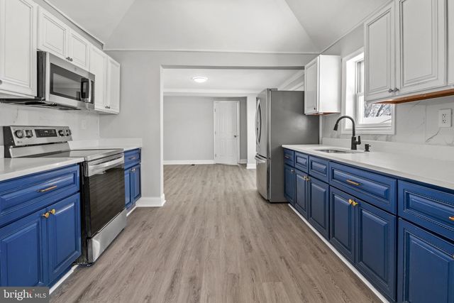 315 RIVERSIDE DR, Essex, MD 21221