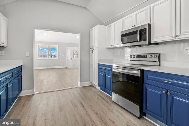 315 RIVERSIDE DR, Essex, MD 21221