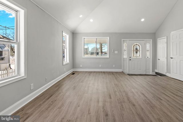 315 RIVERSIDE DR, Essex, MD 21221