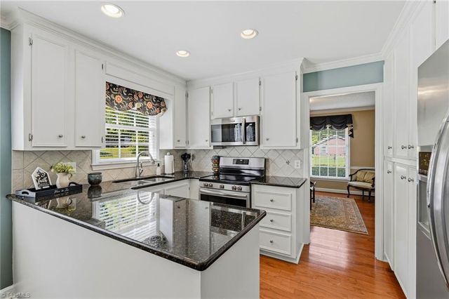 1075 Foothills Drive, Kernersville, NC 27284