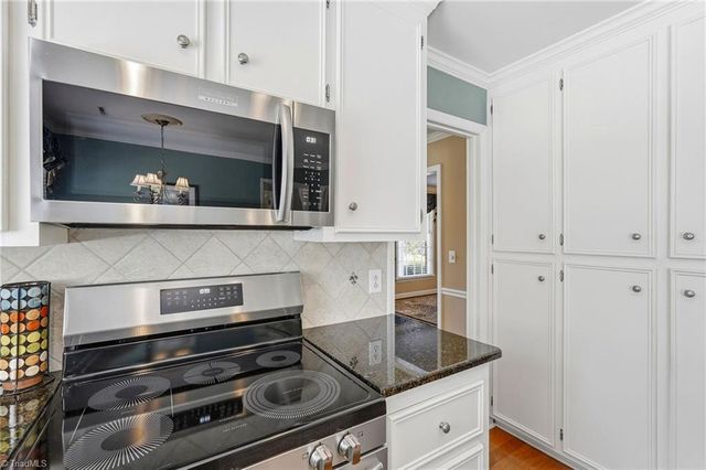 1075 Foothills Drive, Kernersville, NC 27284