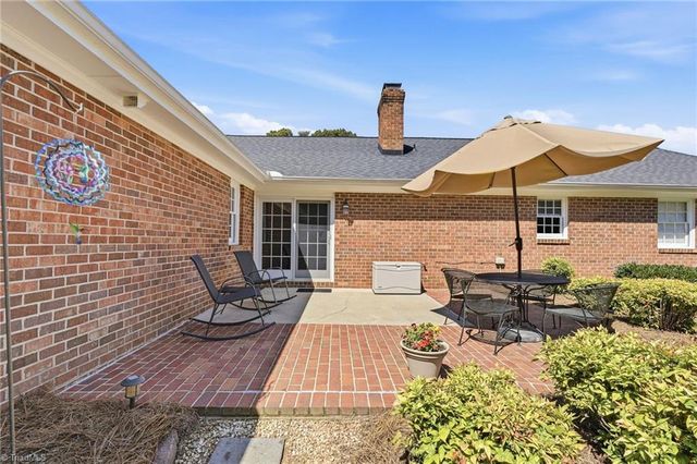 1075 Foothills Drive, Kernersville, NC 27284