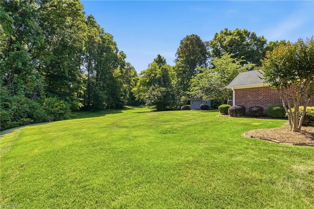 1075 Foothills Drive, Kernersville, NC 27284