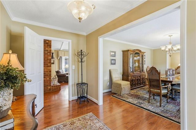 1075 Foothills Drive, Kernersville, NC 27284