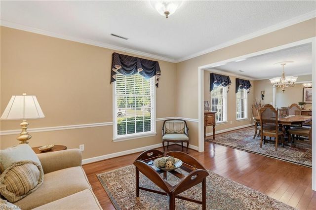 1075 Foothills Drive, Kernersville, NC 27284