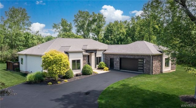 574 N Ellicott Creek Rd, Amherst, NY 14228
