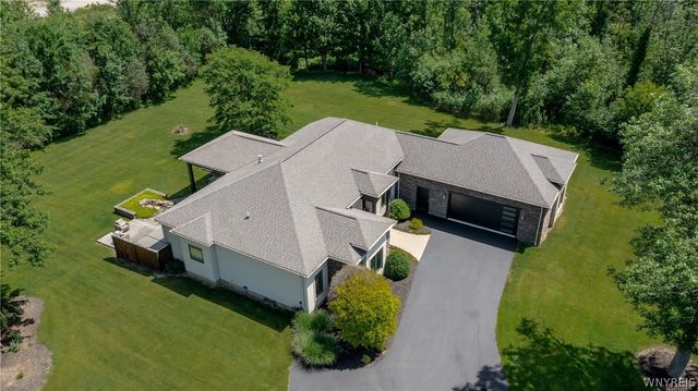 574 N Ellicott Creek Rd, Amherst, NY 14228
