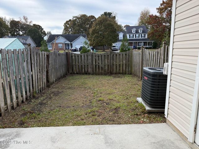 303 Timberlake Trail, Jacksonville, NC 28546