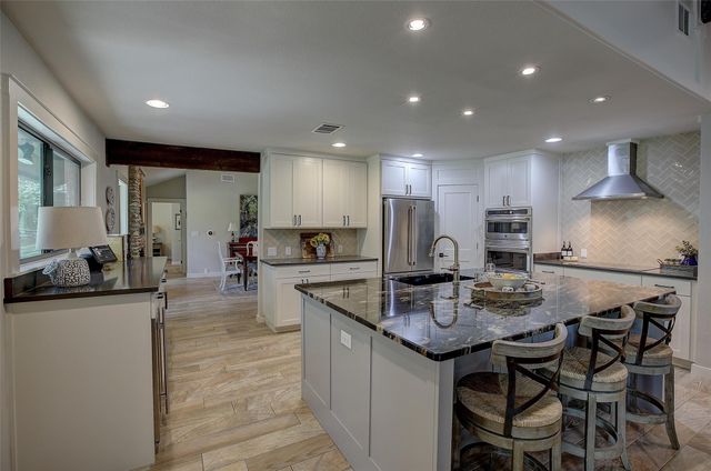 205 E Esparada DR, Georgetown, TX 78628