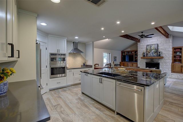 205 E Esparada DR, Georgetown, TX 78628