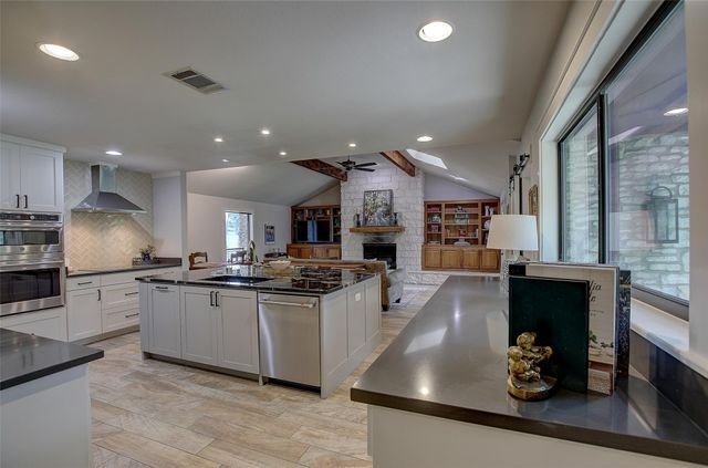 205 E Esparada DR, Georgetown, TX 78628