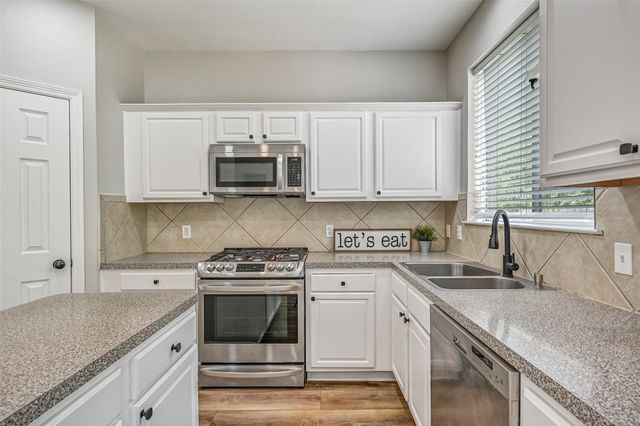 1020 Jefferson Street, Alvin, TX 77511