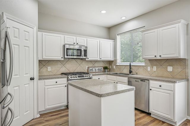 1020 Jefferson Street, Alvin, TX 77511