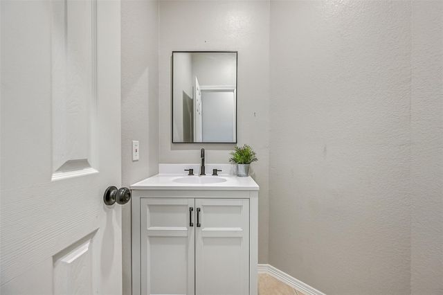 1020 Jefferson Street, Alvin, TX 77511