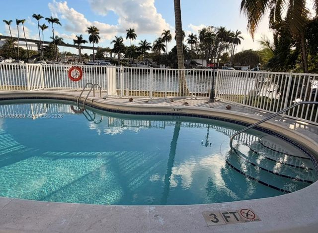 1610 NW N River Dr 303, Miami, FL 33125