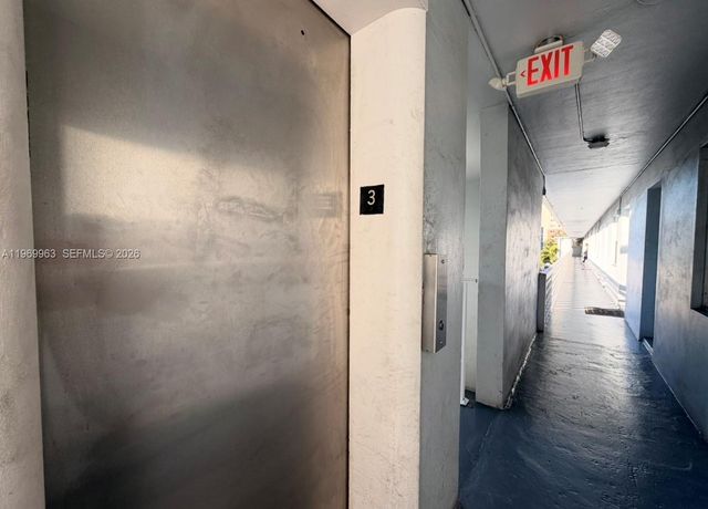 1610 NW N River Dr 303, Miami, FL 33125