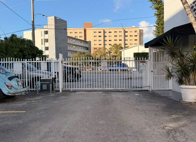 1610 NW N River Dr 303, Miami, FL 33125